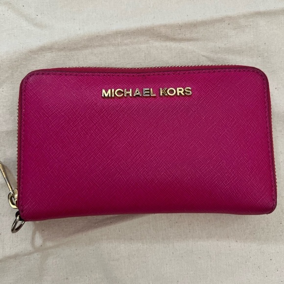 Michael Kors Wallet Pink - EUC - Picture 1 of 4